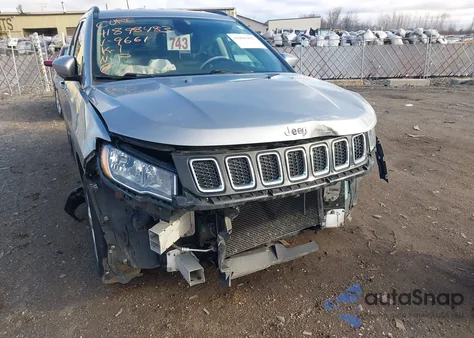 2018 Jeep Compass Latitude Fwd z USA, uszkodzony, nr VIN 3C4NJCBB1JT419661